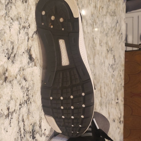 Adidas shoes - Picture 4 of 5